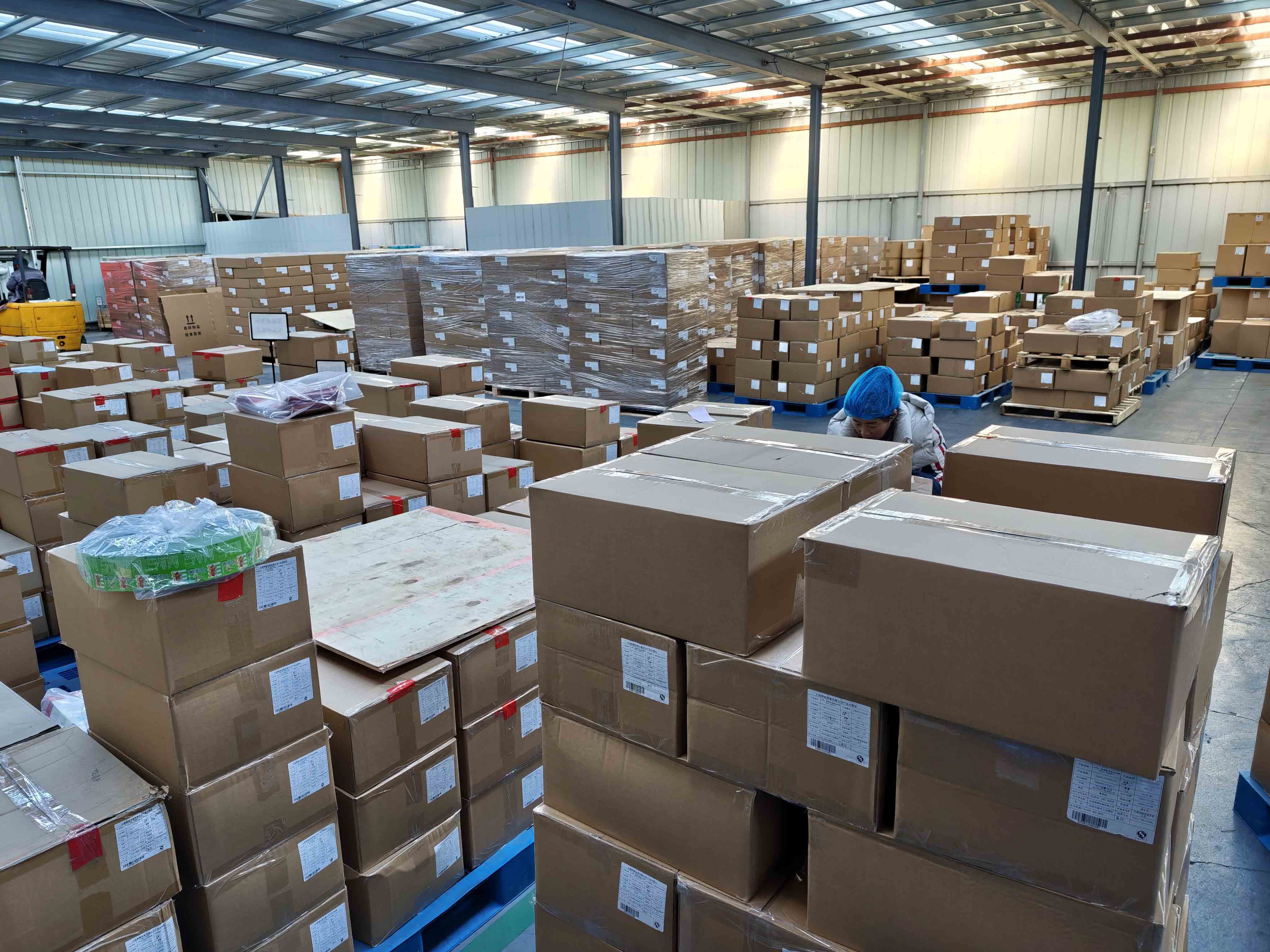 Finished-goods warehouse for flexible packaging.
