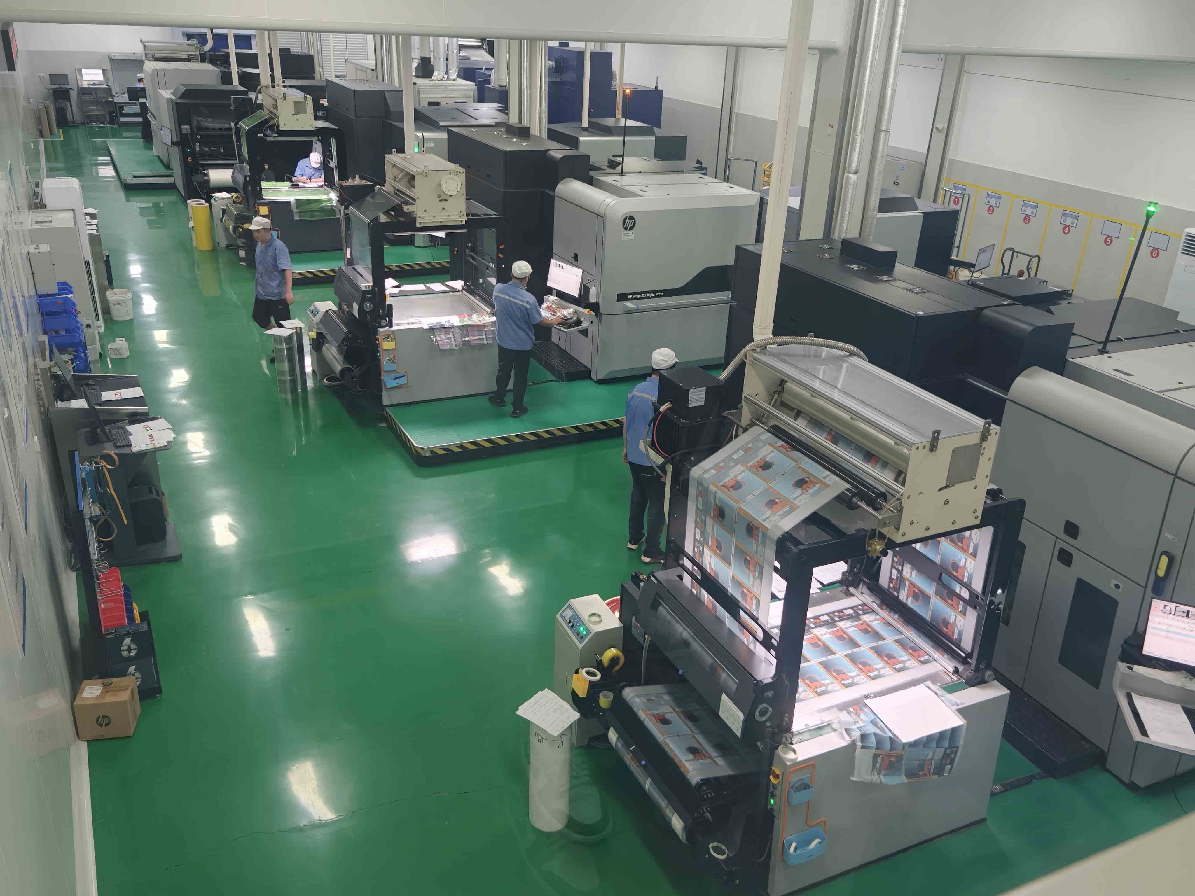 HP Indigo digital printing equipment operating in the Mylarbag flexible-packaging factory.
